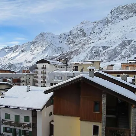 Casa Lumira Luxury Ski-in Ski-out *