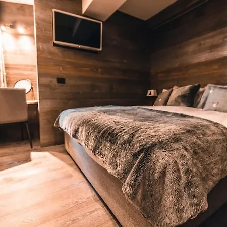 Casa Lumira Luxury Ski-in Ski-out