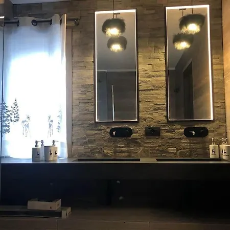 Апартаменты Casa Lumira Luxury Ski-in Ski-out Брей-Червиния